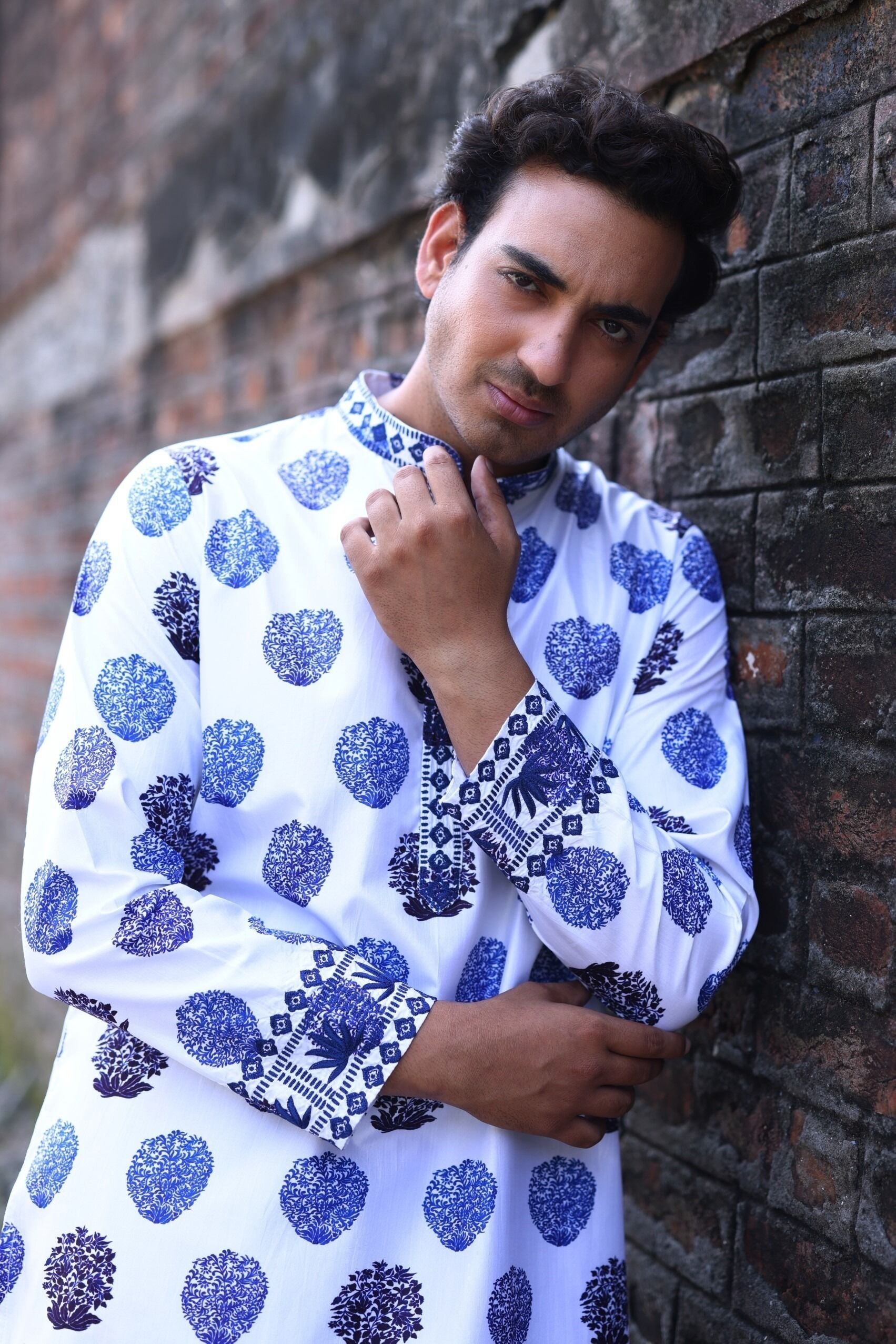 Hand Embroidered Buuti Print Kurta With Pyjama - Image 7