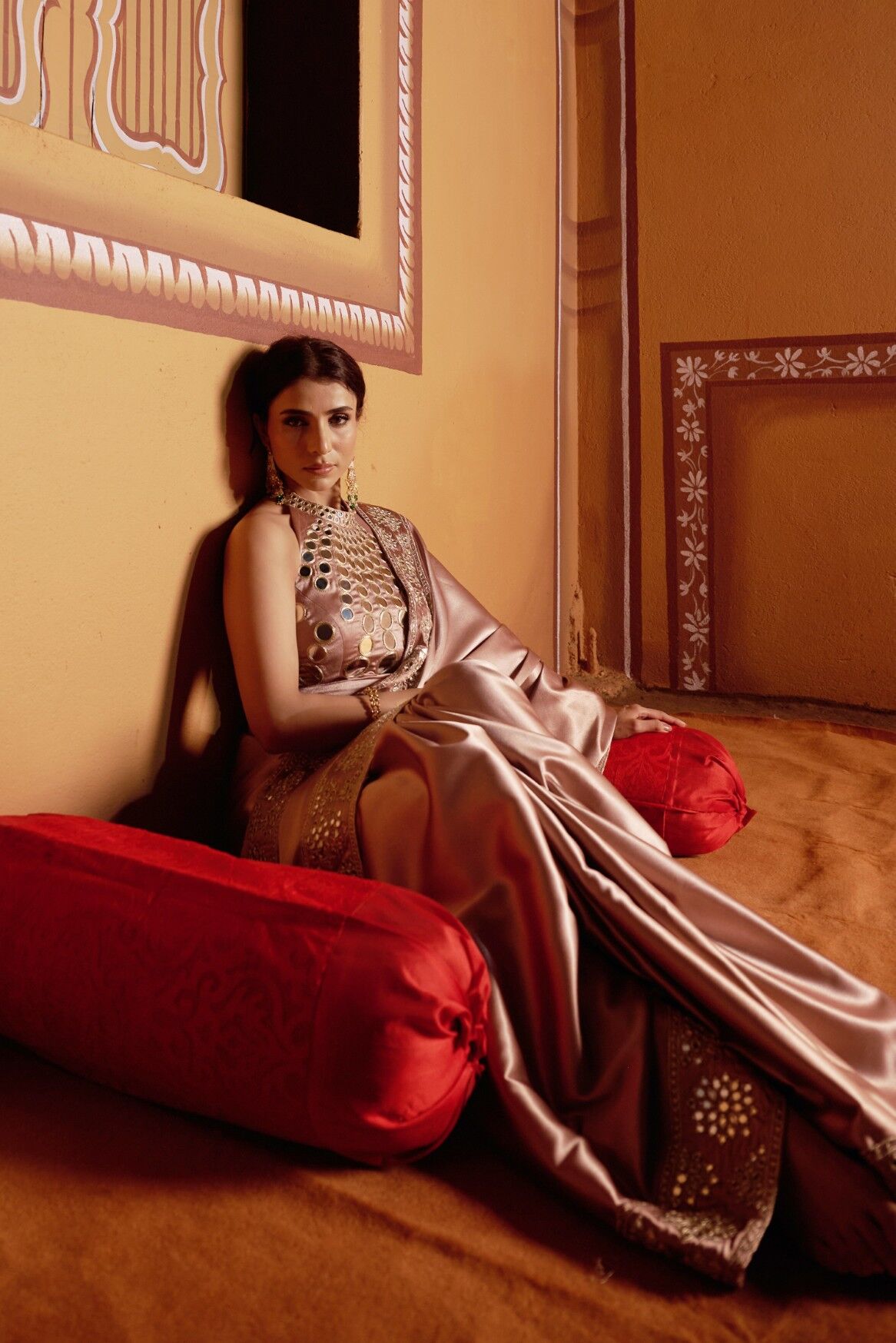 Sun ray hand embroidered blouse with mirror work border saree - Image 3